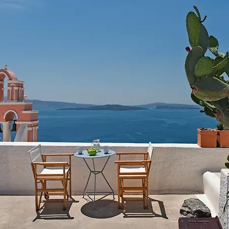 Opuntia Traditional Cave House أويا