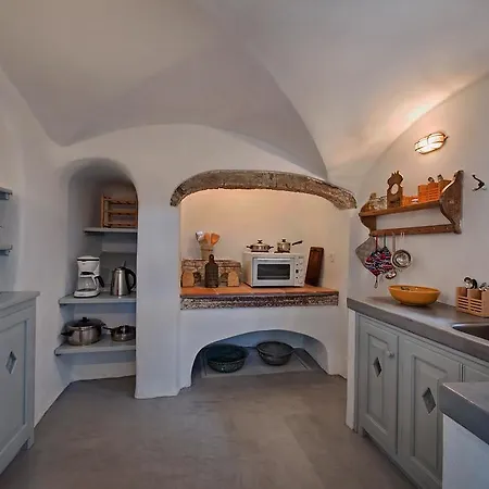 Opuntia Traditional Cave House *