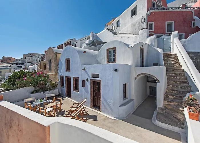 Opuntia Traditional Cave House * Oia